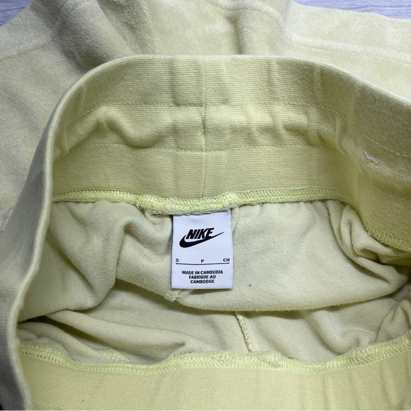 Nike Yellow Terry Cloth Retro 2” Inseam High Waist Shorts Women’s Size Small - Picture 8 of 13